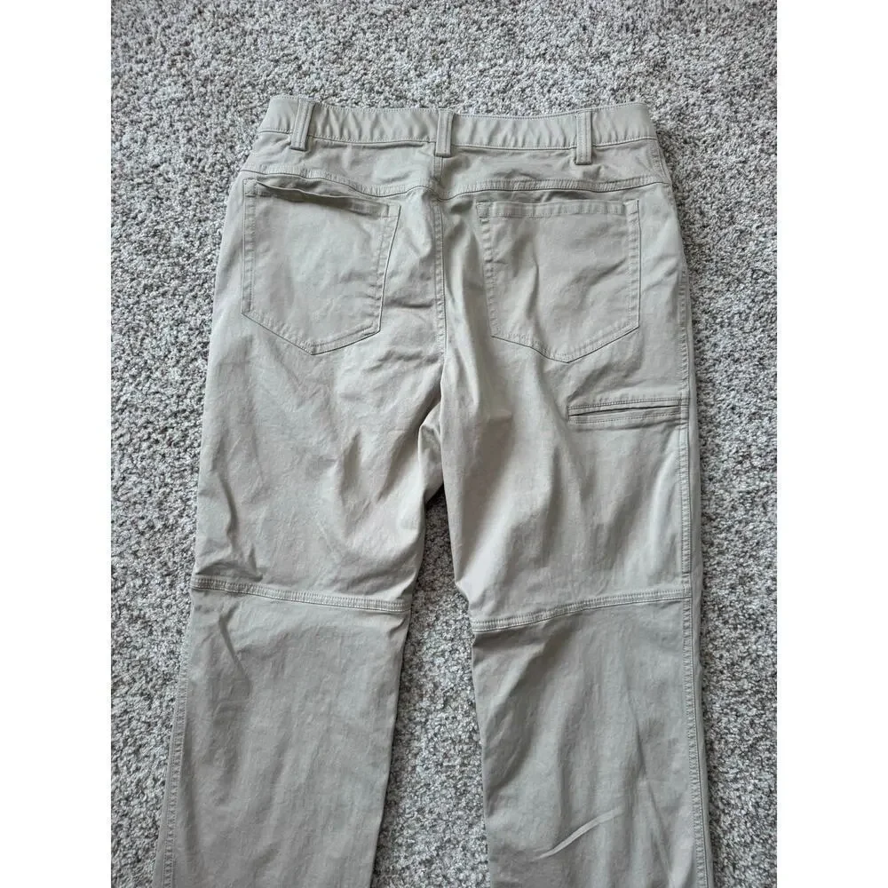 UNDER ARMOUR Men's performance Material Pants SIZE 32X32, Lightweight